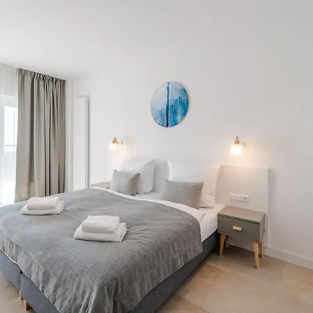 Aquamarina Prima With Sea View By Renters