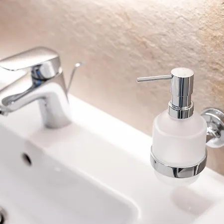 Aquamarina Prima With Sea View By Renters 아파트