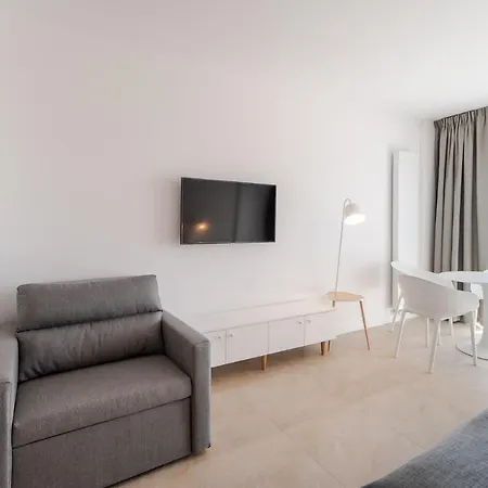 Aquamarina Prima With Sea View By Renters