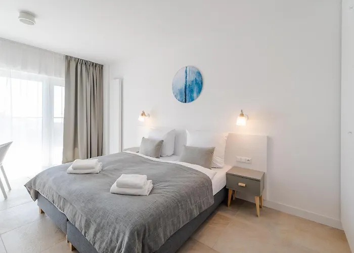 Aquamarina Prima With Sea View By Renters